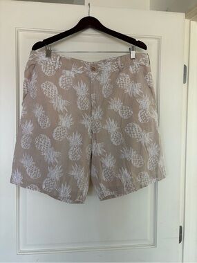 IZOD Men’s Pineapple Print Cotton Chino Shorts Beige White Size 38